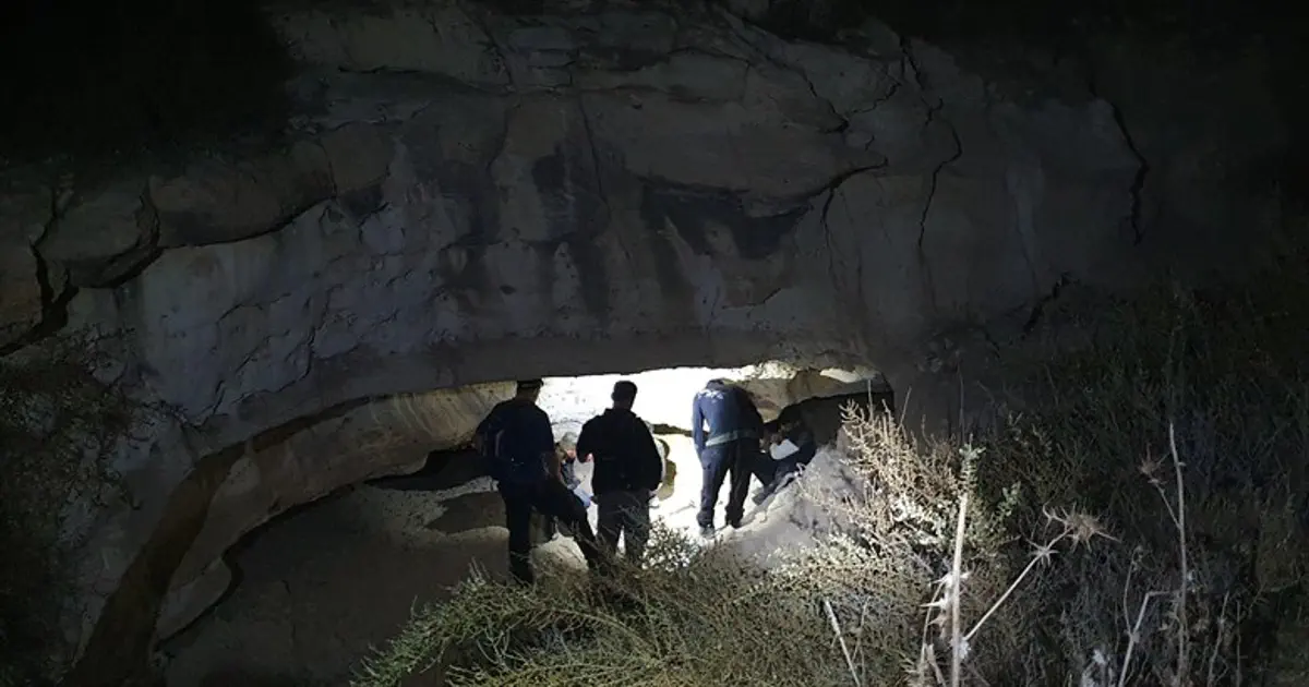 Antiquity looters caught red-handed digging in ancient well
near Rahat