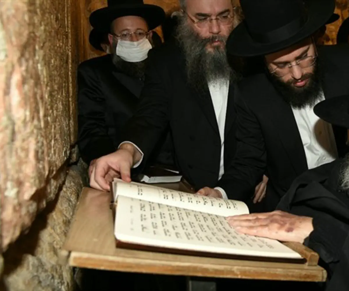 After a year and a half: Rabbi Kanievsky at the Western Wall