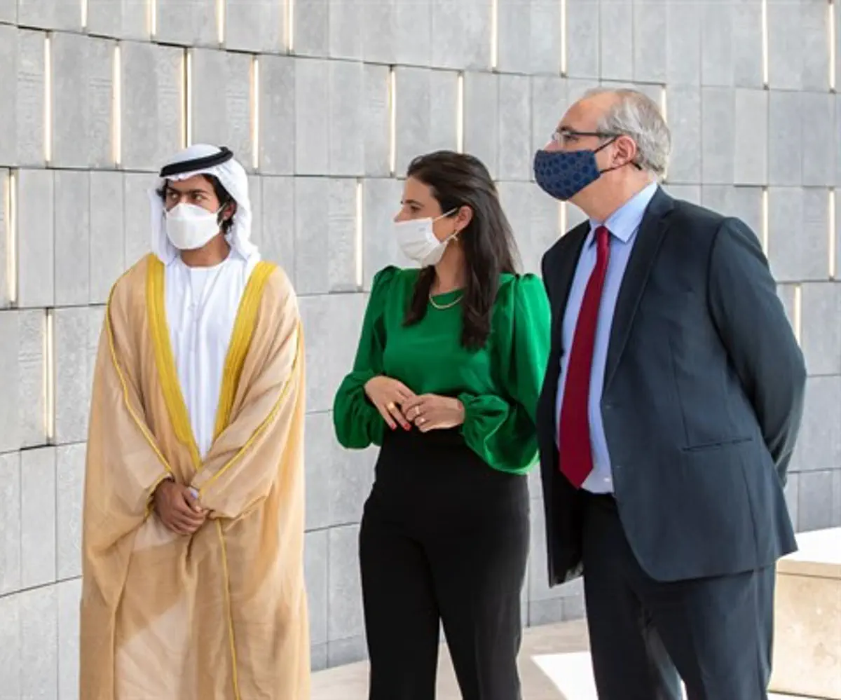 Ayelet Shaked visitando los Emiratos Árabes Unidos