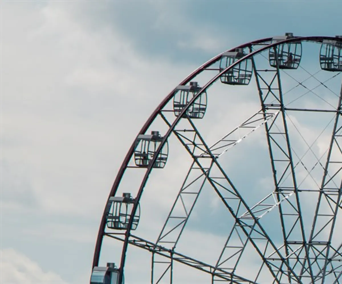 Ferris wheel (illustrative)