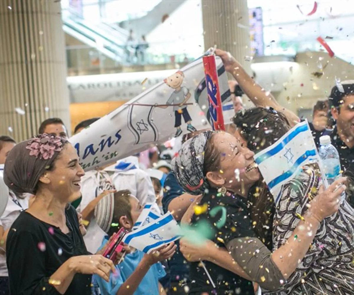 Emotions overflow as new Olim welcomed from France