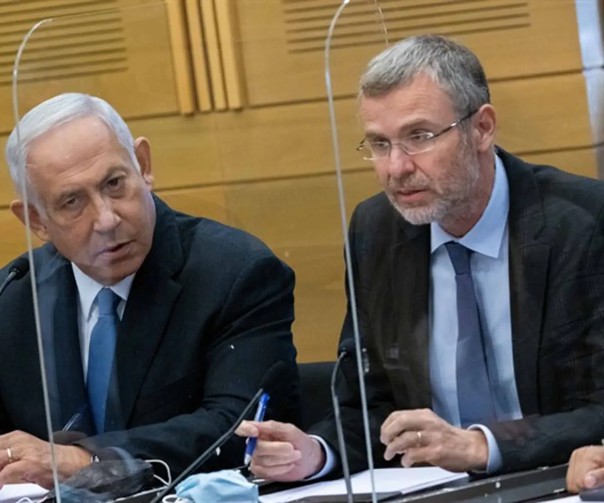 MK Yariv Levin (r.) with opposition leader MK Benjamin Netanyahu