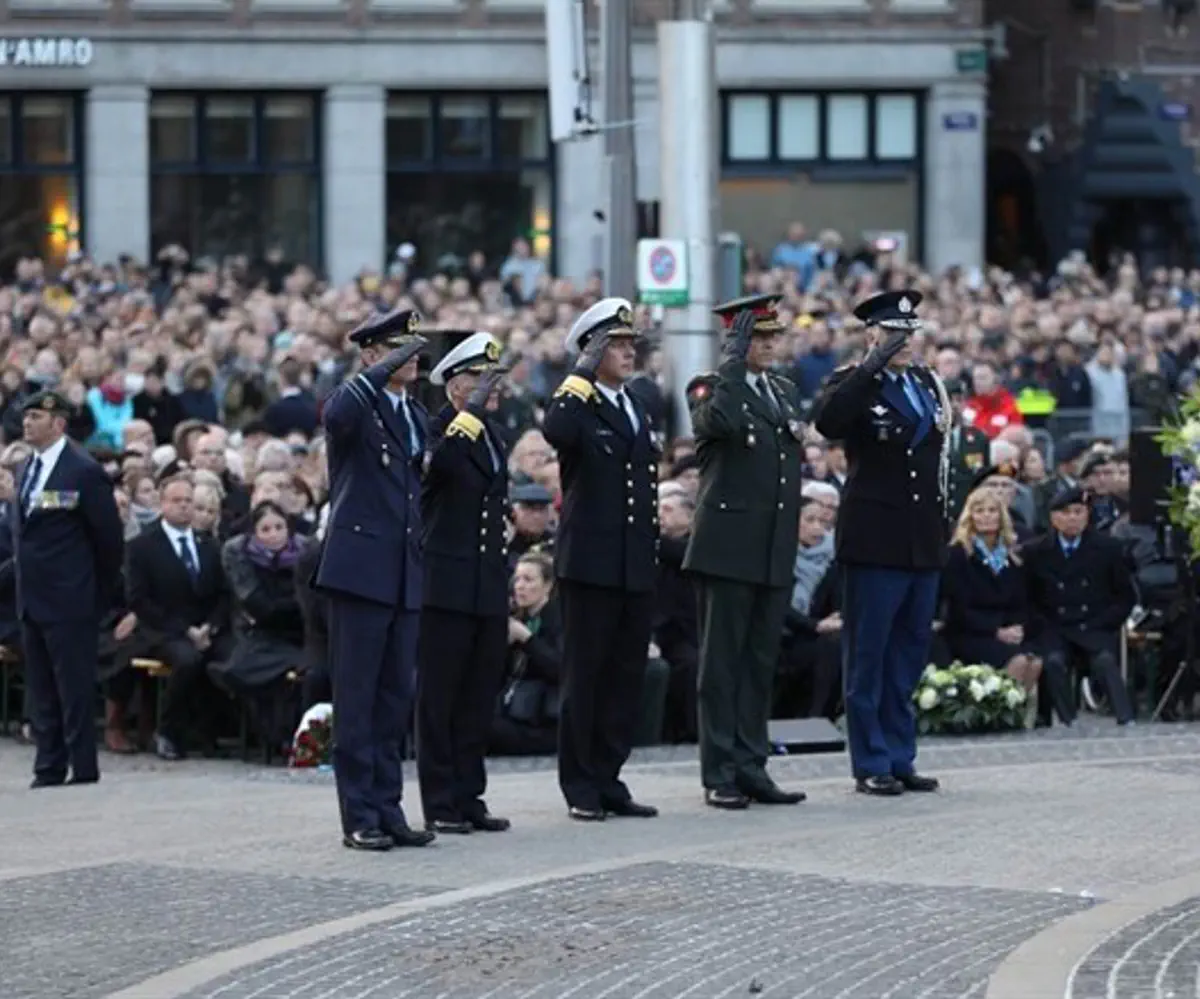 Soldier salute during the official commemoration for Holocaust victims and war c