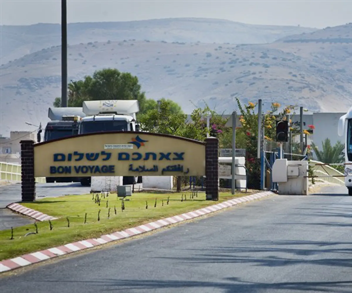 Cruzando la frontera entre Israel y Jordania