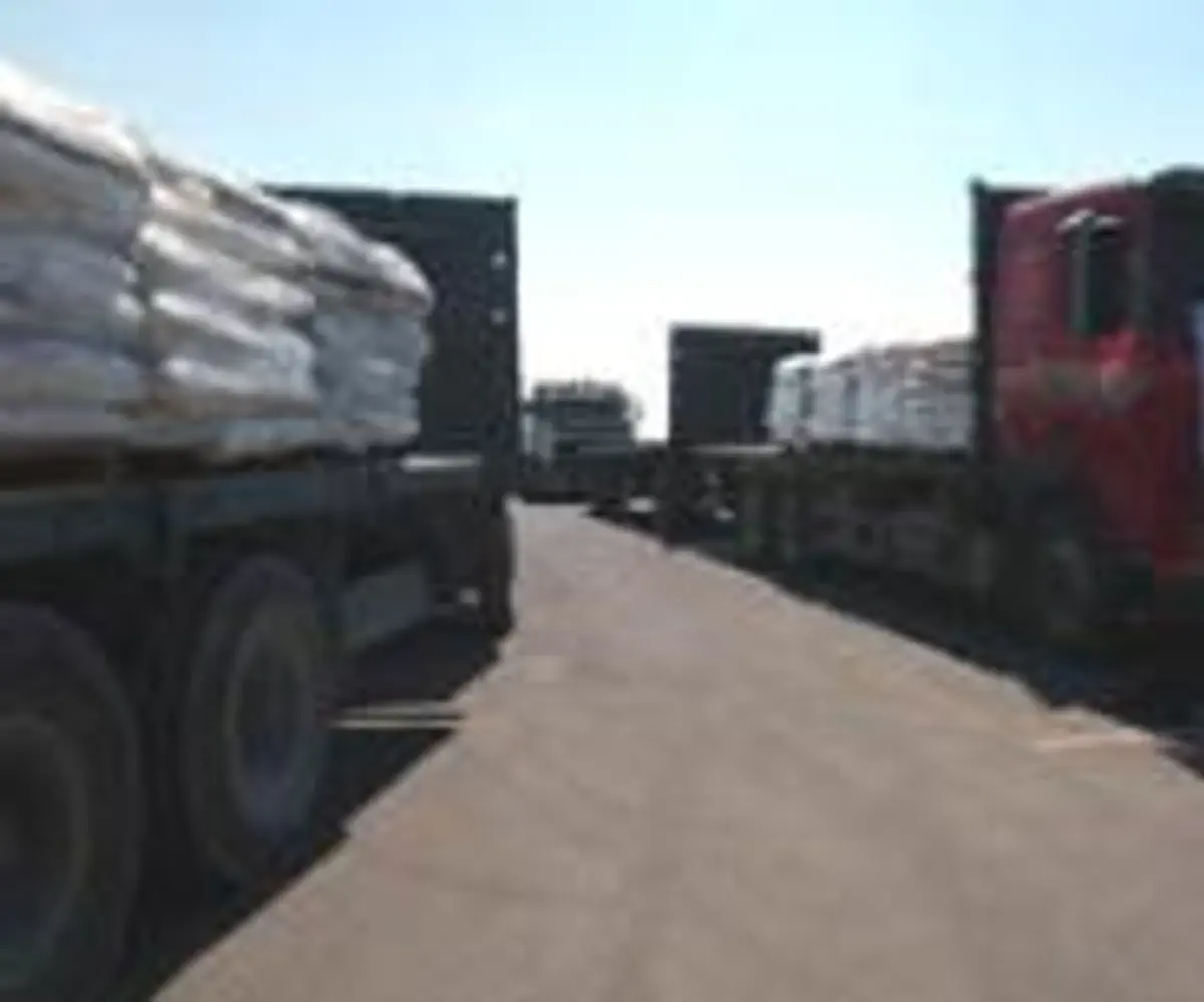 Trucks delivering humanitarian aid to Gaza