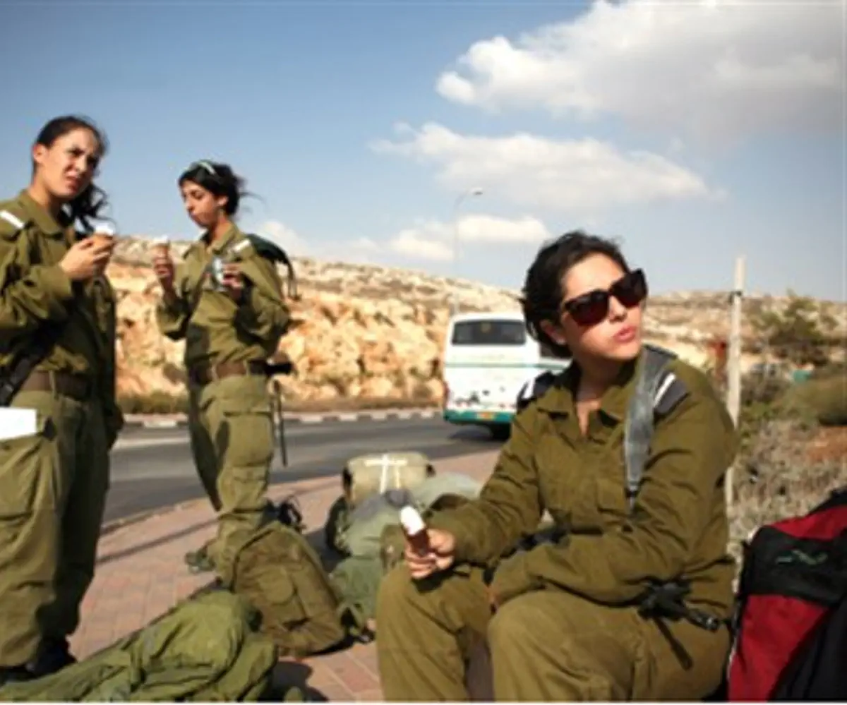 Female soldiers near Beit El.