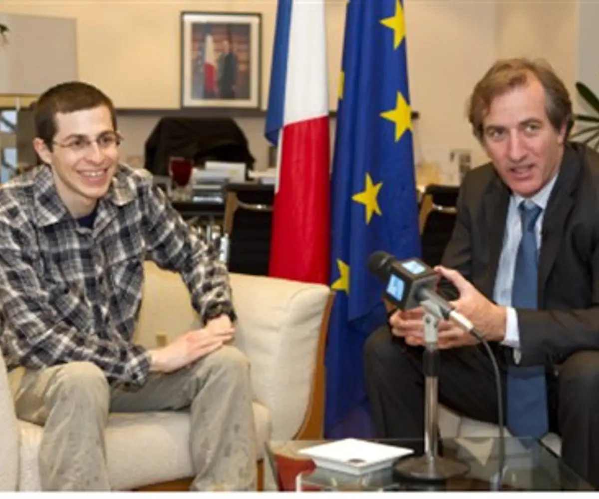 Gilad Shalit w/ French Ambassadr to Israel Ch