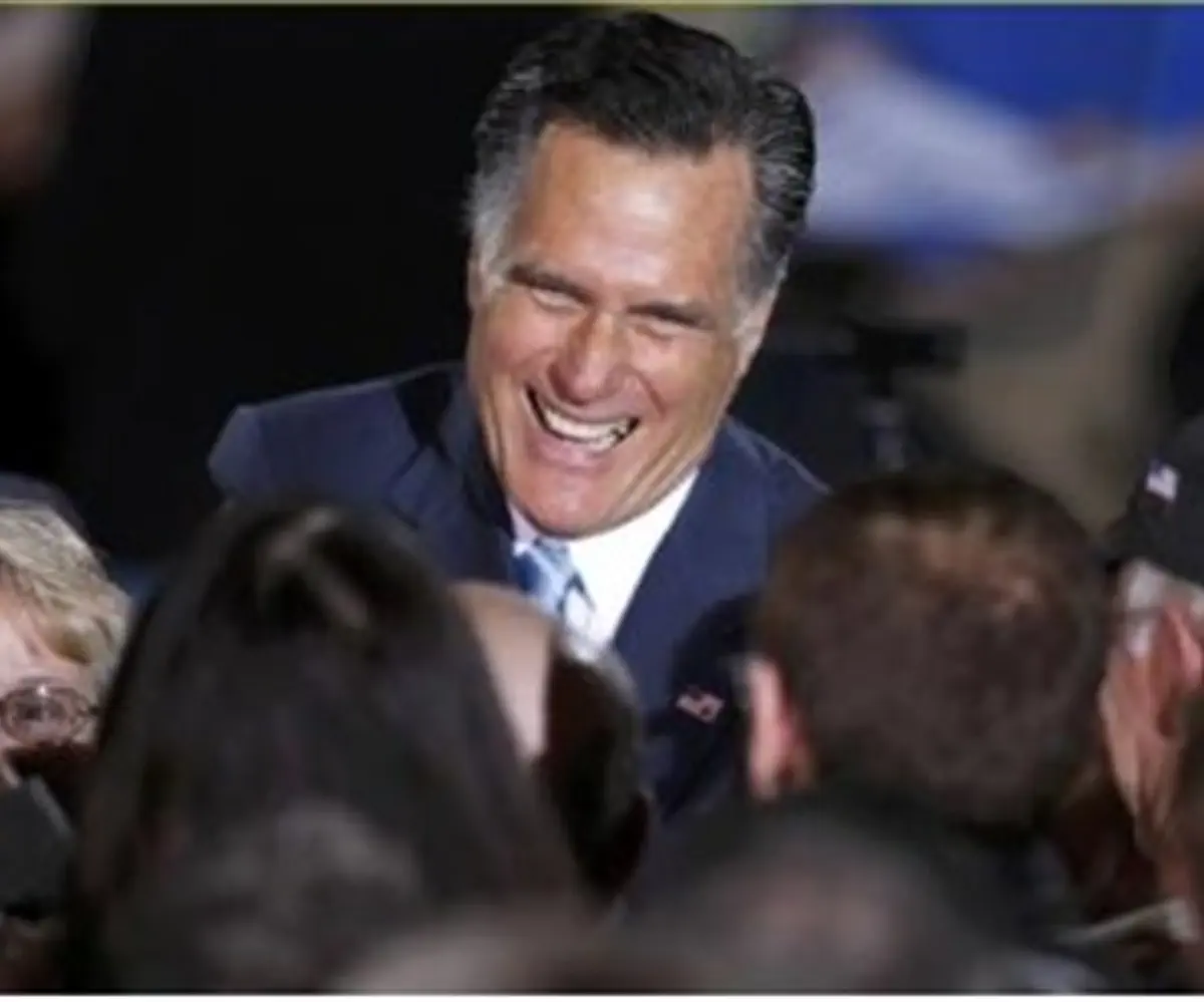 Romney greet supporters in New Hampshire