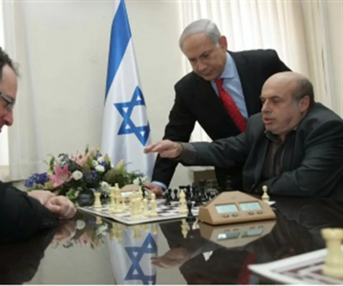 Gelfand plays Sharansky, Netanyahu (file)