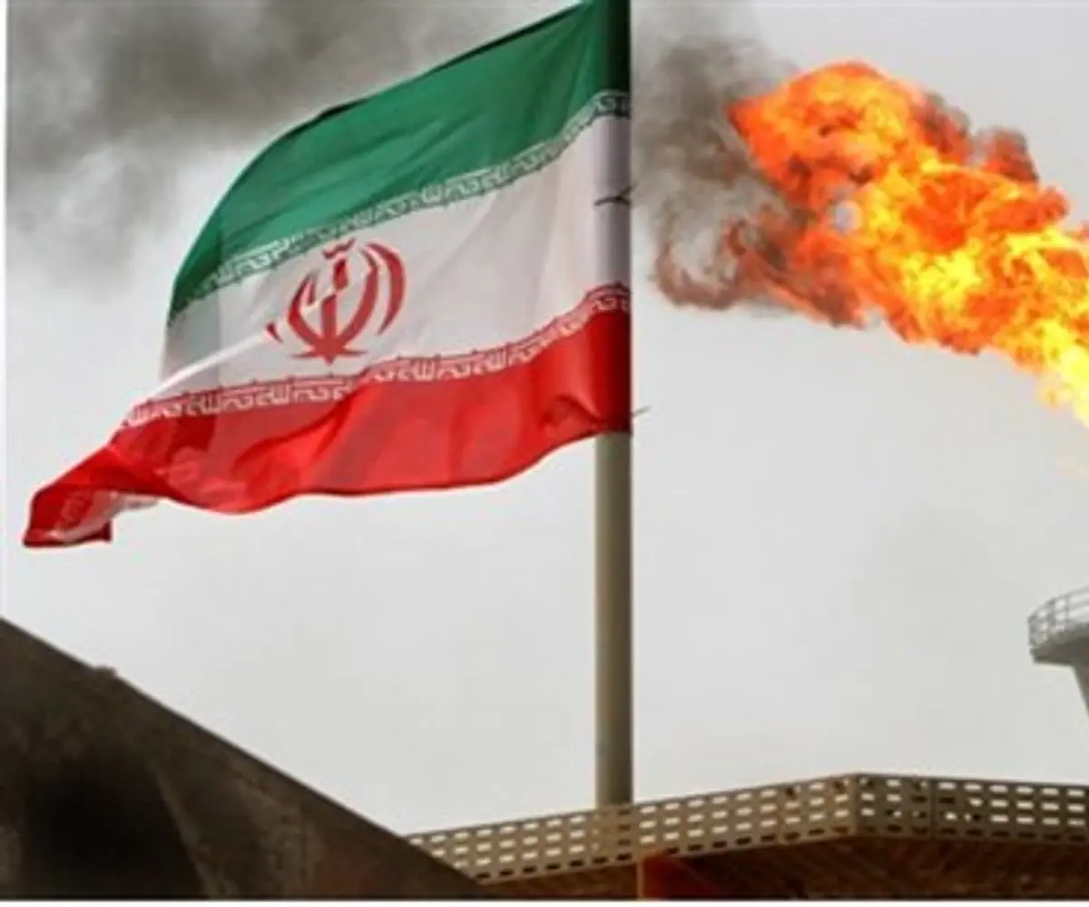 Gas flares from Iranian oil production platfo