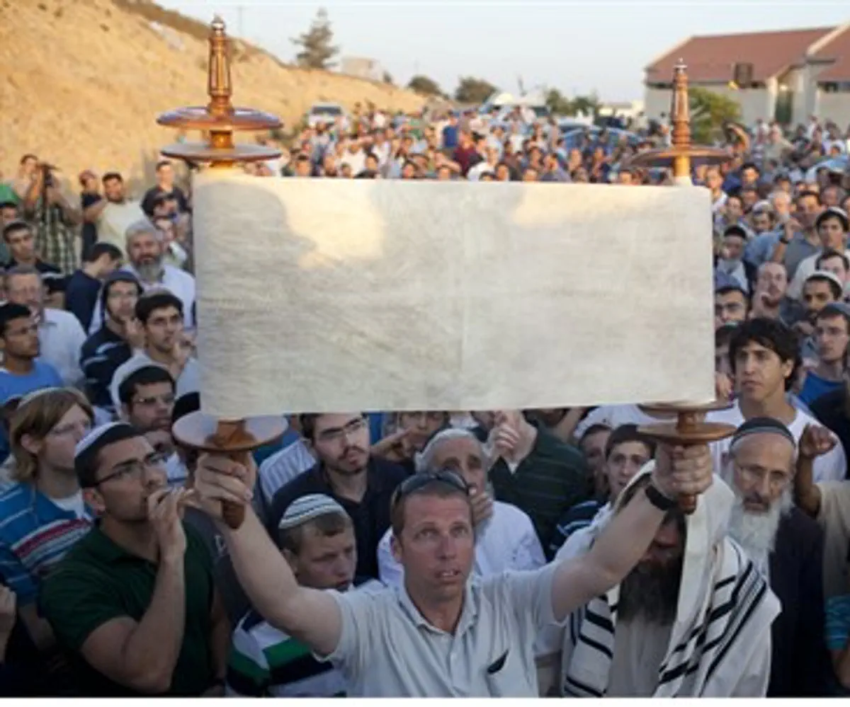 Raising the banner of Torah in Bet El