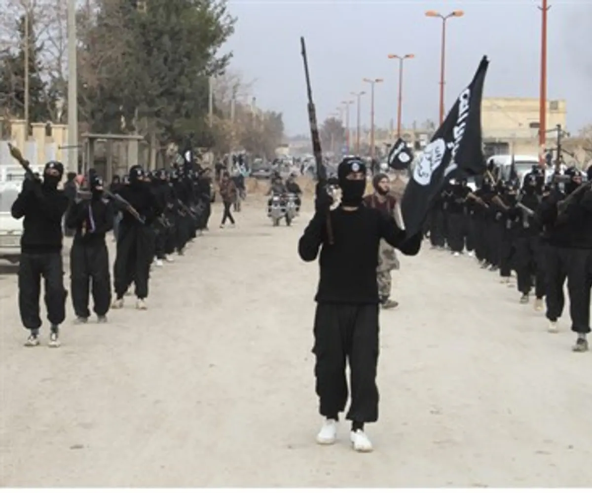 ISIS fighters march in formation (file)