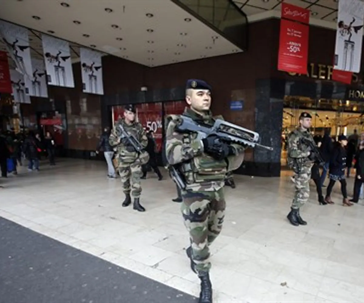 French soldiers deployed in Paris (file)