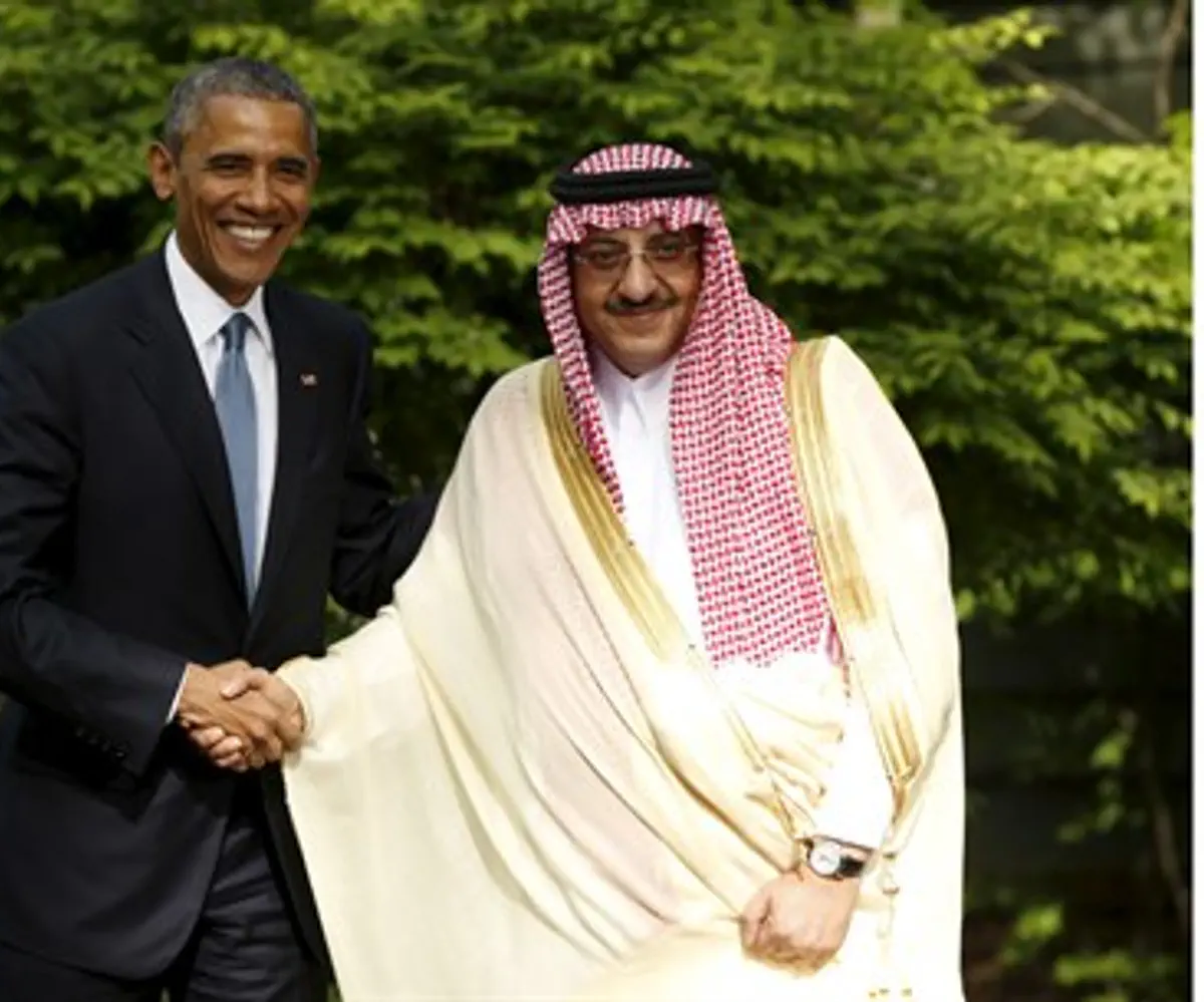 Obama greets Saudi Crown Prince Mohammed bin Nayef