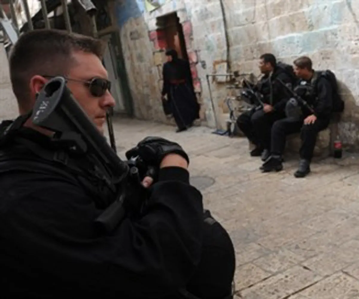 Riot police in Jerusalem's Old City (file)