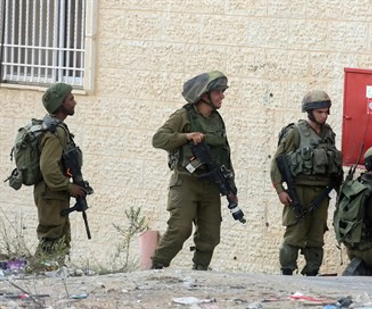 IDF soldiers operate near Ramallah Ffile)