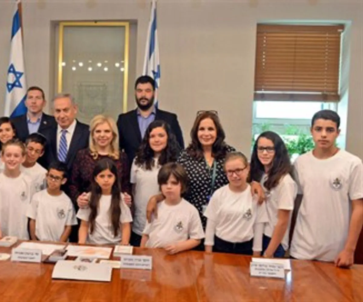 Binyamin and Sarah Netanyahu with the orphans
