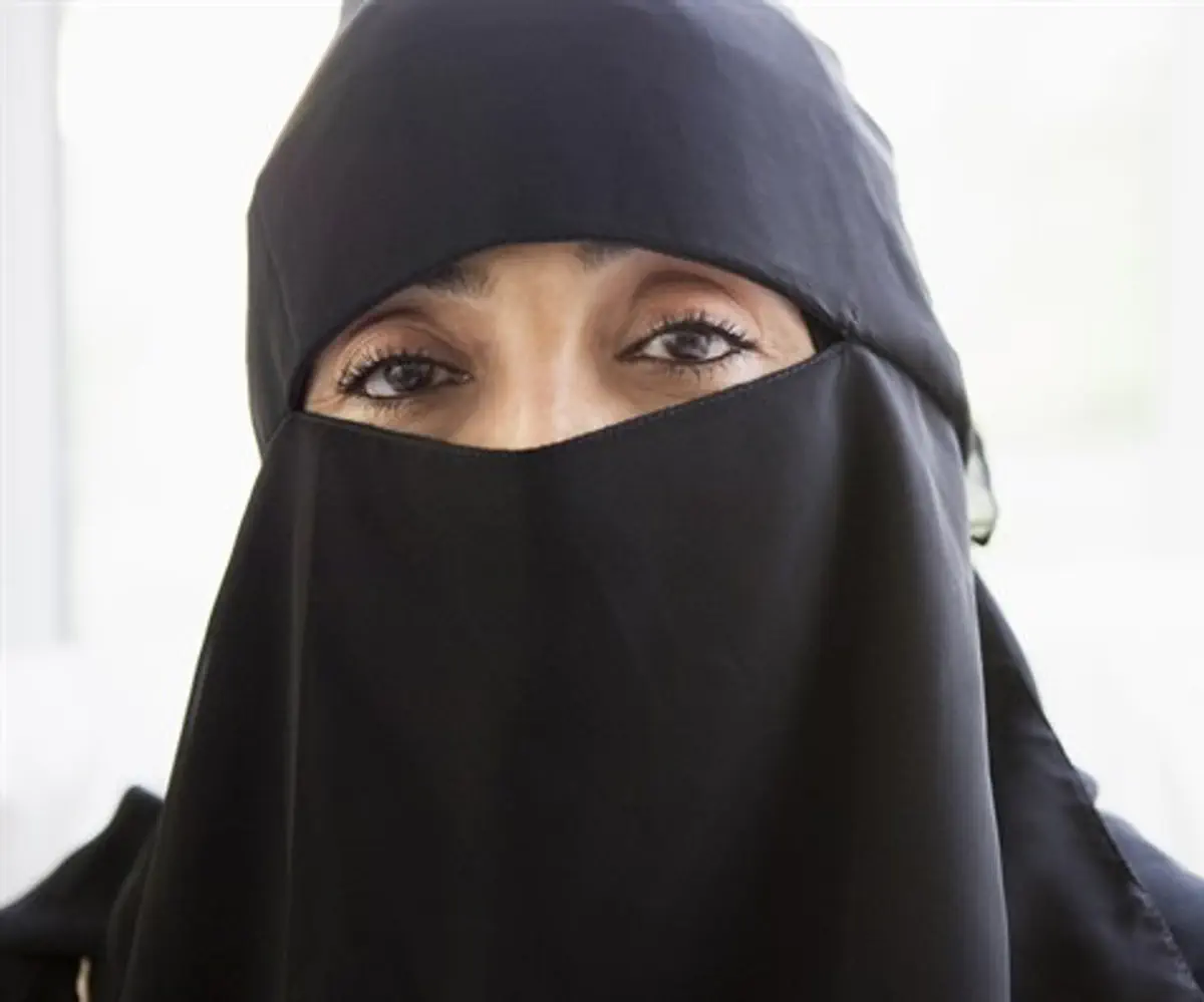 Arab Muslim woman burka hijab face veil