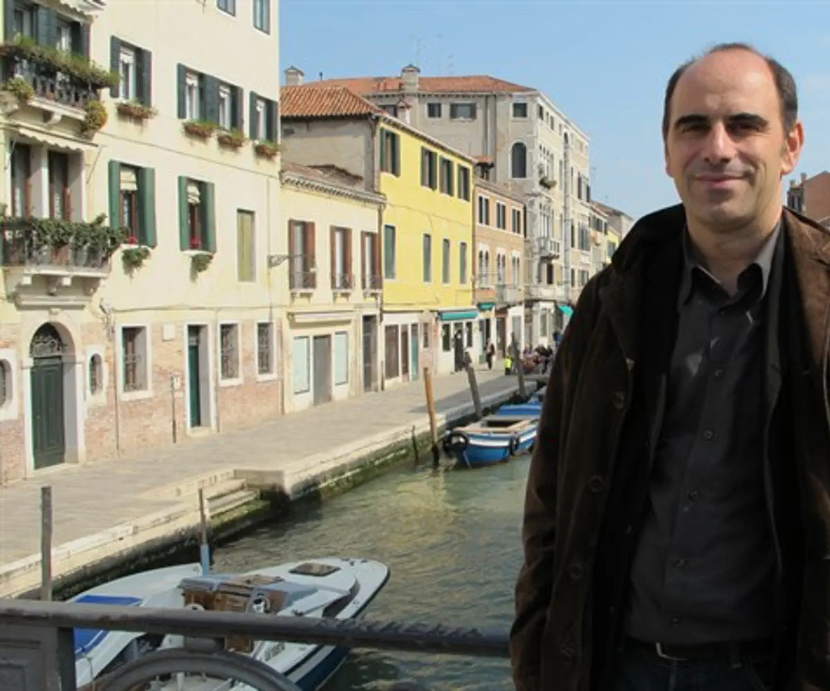 Shaul Bassi on the Ghetto Nuovo bridge in Venice, Italy
