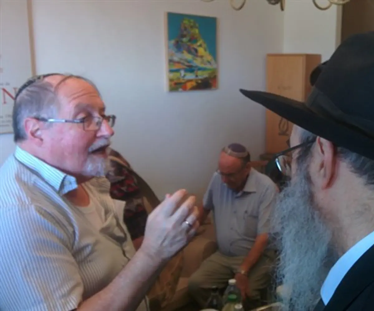 Chabad representatives console 