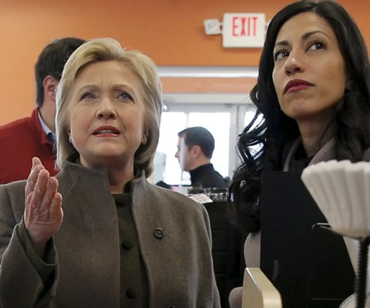 Clinton and Huma Abedin in New Hampshire