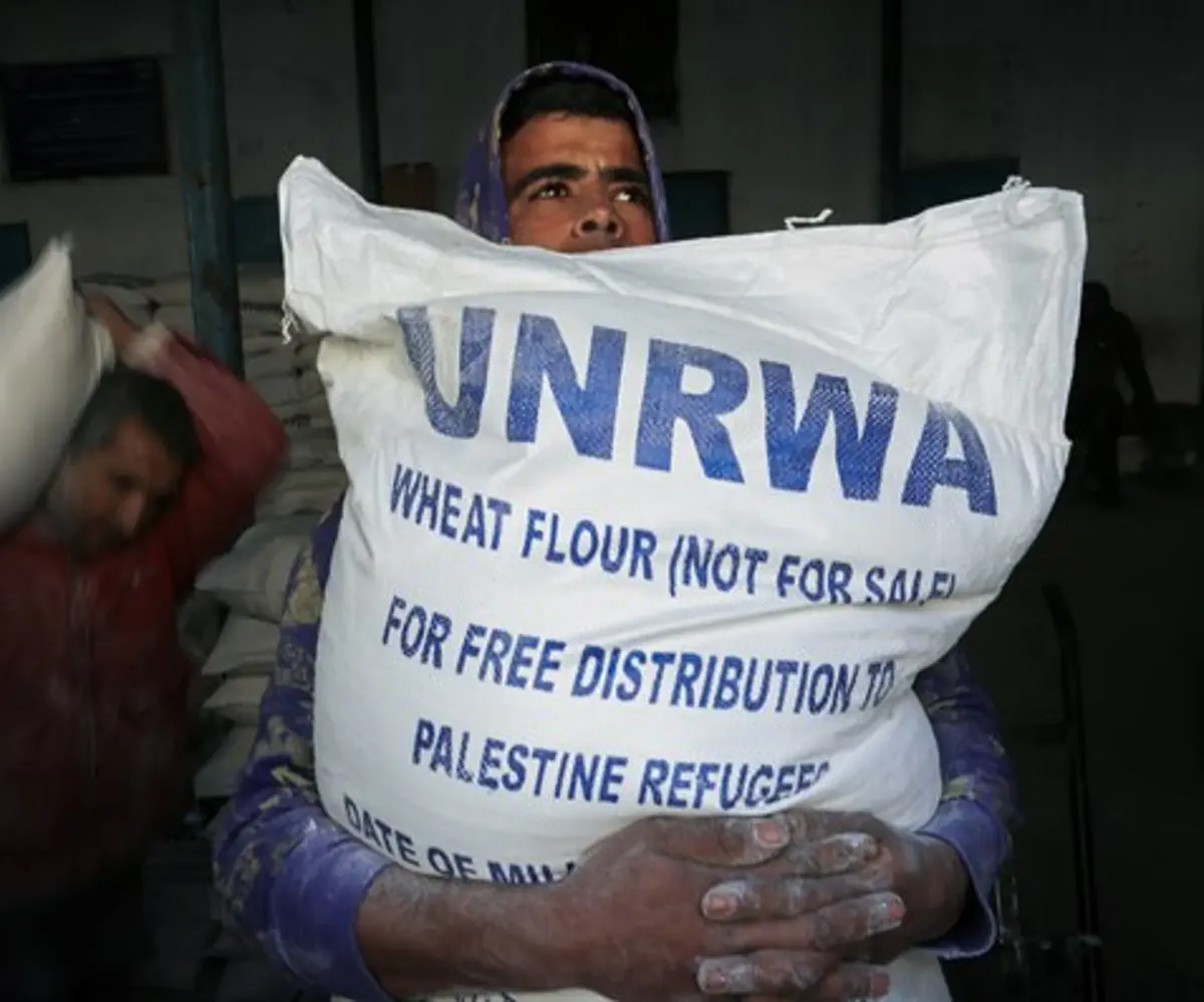"Palestinian refugees" get food hand-outs from UNRWA in Gaza