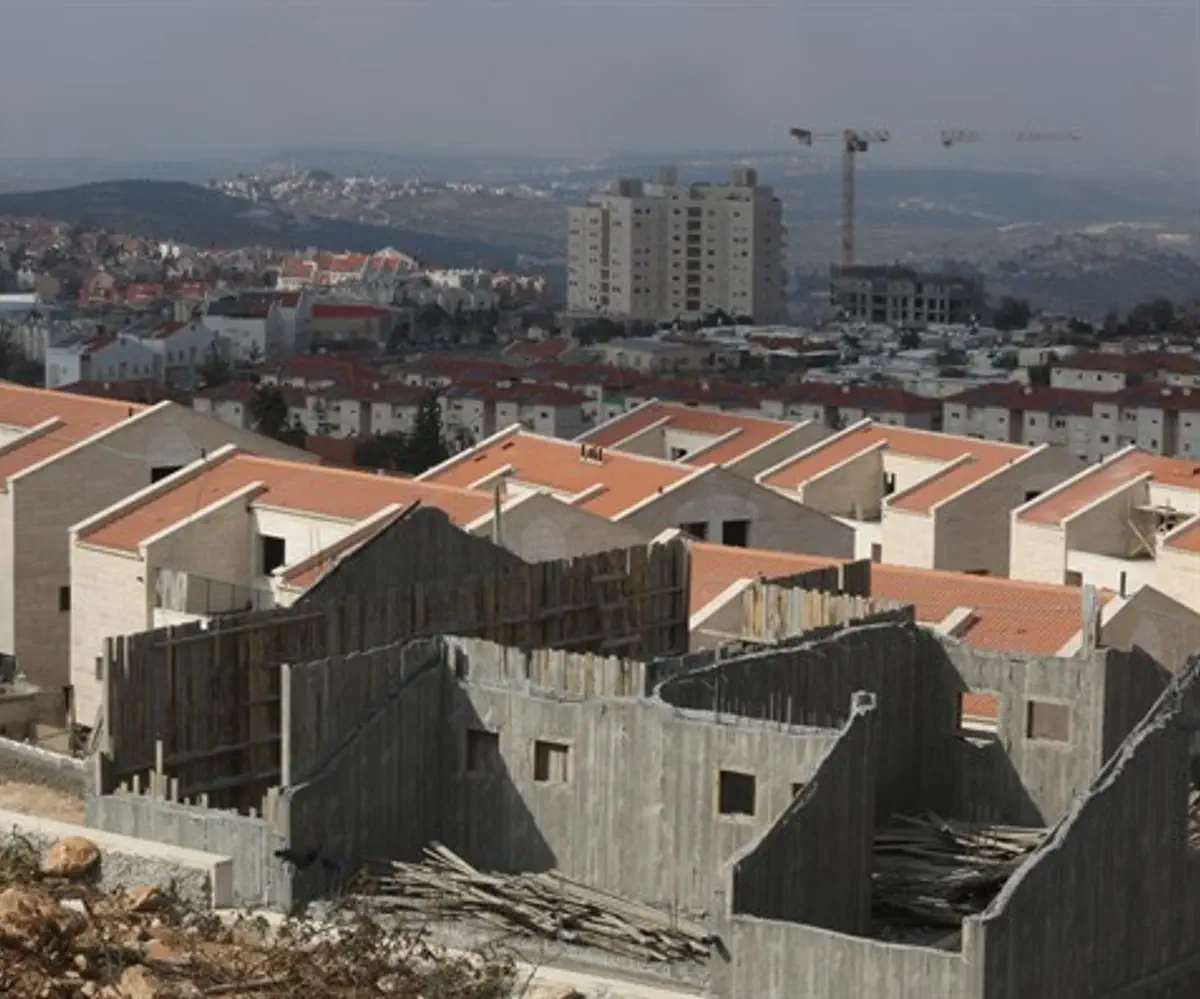 Construction in Ariel, Samaria