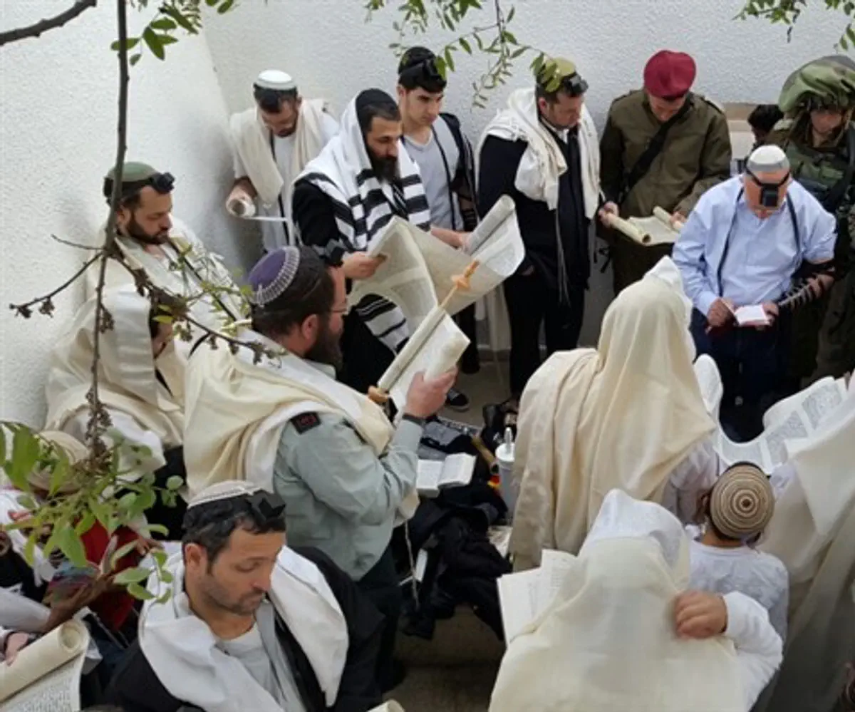 Reading Megilla in Joshua's Tomb