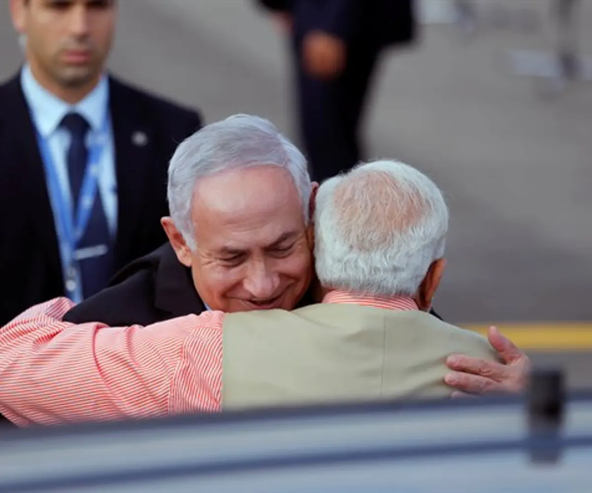 Friends saying farewell; Netanyahu, Modi
