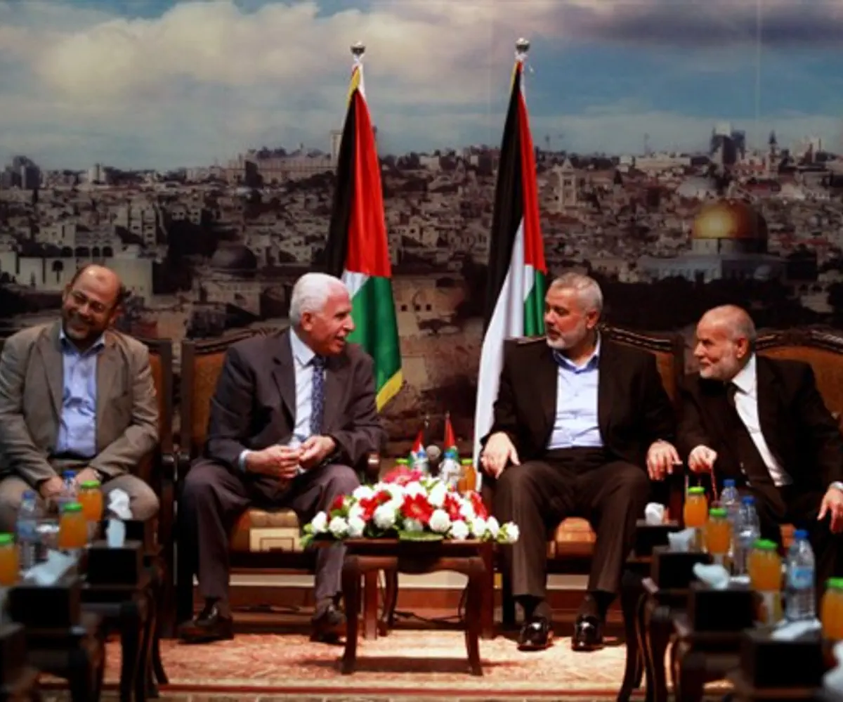 Senior Hamas leaders greet PLO delegation in Gaza City