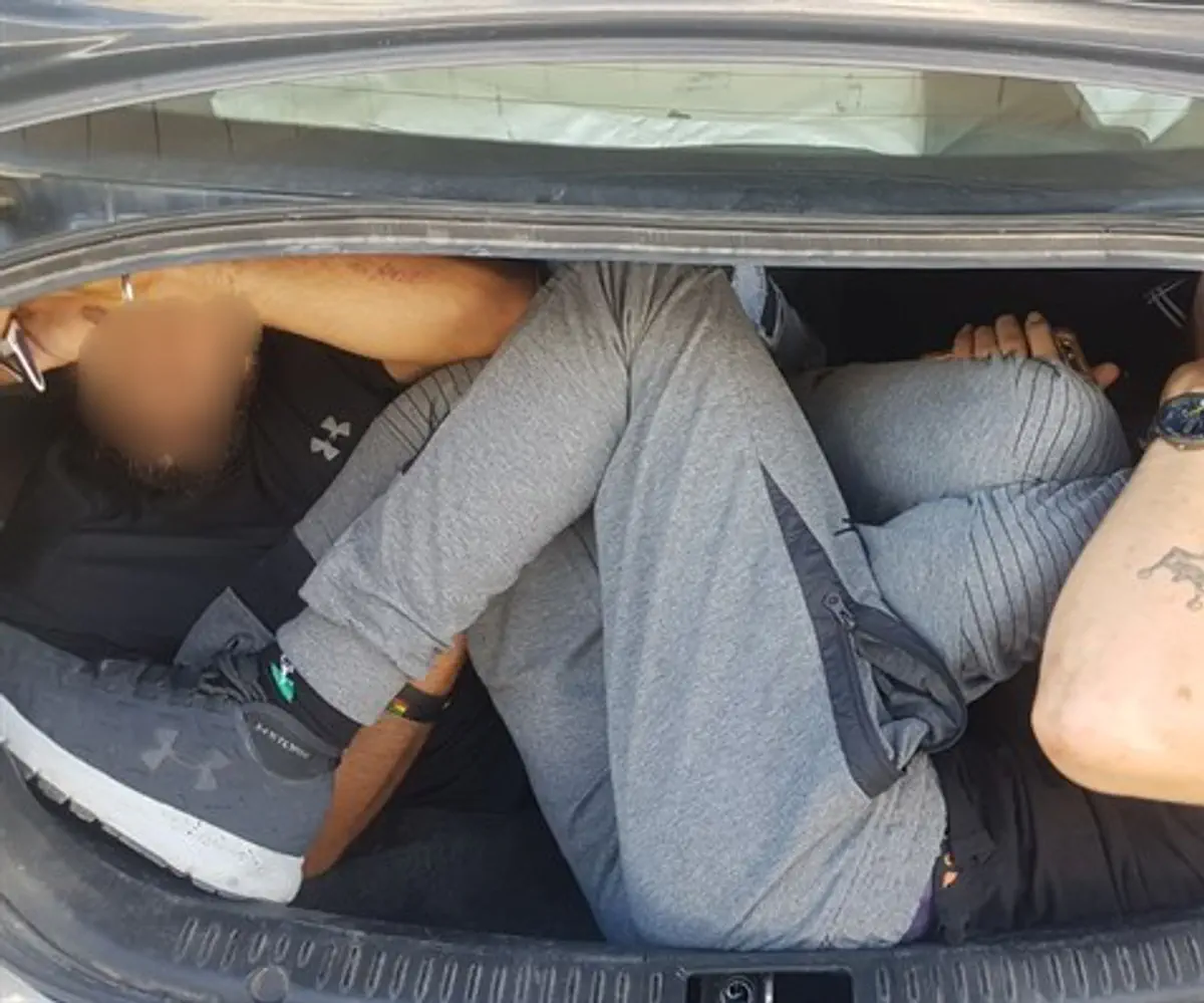 PA Arabs smuggled in car trunk