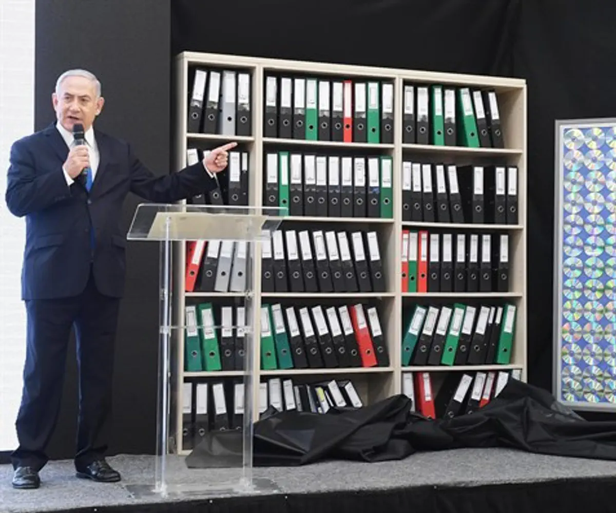 Netanyahu presenting Iranian nuclear records