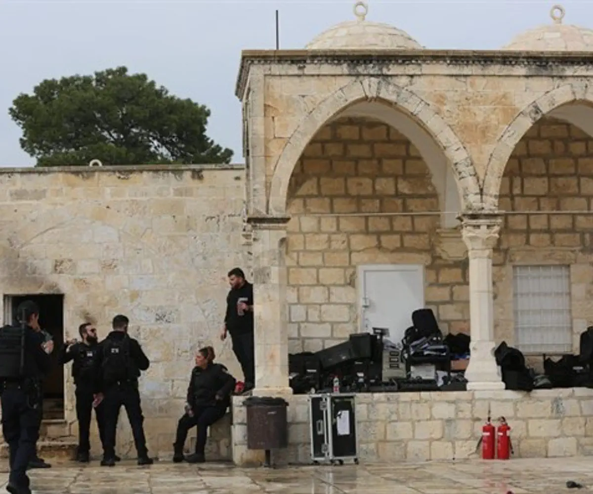 Police post hit by firebomb on Temple Mount