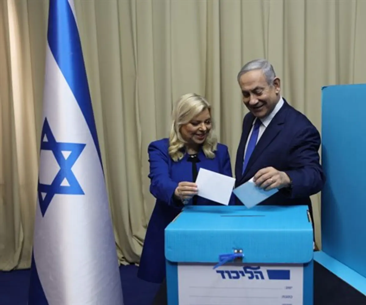 The Netanyahus voting