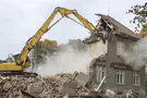 פועל בניין פוטר- ויצא למסע הרס
