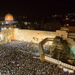 בקרוב: 1000 שעות תפילה בכותל המערבי