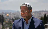 "טיפשות של המשטרה, לתת ליורה צל"ש"