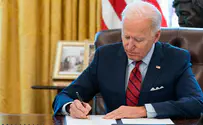 Biden signs executive order promoting voting access
