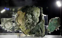 Scientists rebuild 2,000-year old calculator