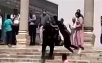 Temple Mount worshipper attacks policeman to cheers