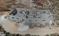 נהרס מבנה שפלש לאתר ארכיאולוגי