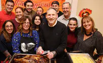 Nefesh B'Nefesh hosts Thanksgiving dinner for 250 lone soldiers