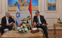 לפיד נחת במצרים, ייפגש עם הנשיא א-סיסי