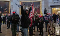 שנה למהומות: ביידן ינאם, טראמפ ביטל