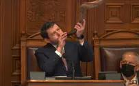 Rabbi makes history in state legislature with shofar blast