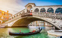 נשק חדש לתיירים בונציה: אקדחי מים