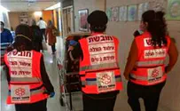 Team of women EMTs arrives to save elderly man's life
