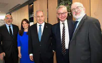 Netanyahu meets British MPs in London