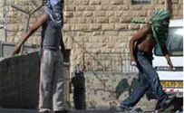 Jerusalem Arabs Hurl Rocks at Border Guard Officers
