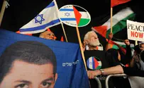 Nationalist Russian Israelis Mock Leftist Rally in Tel Aviv